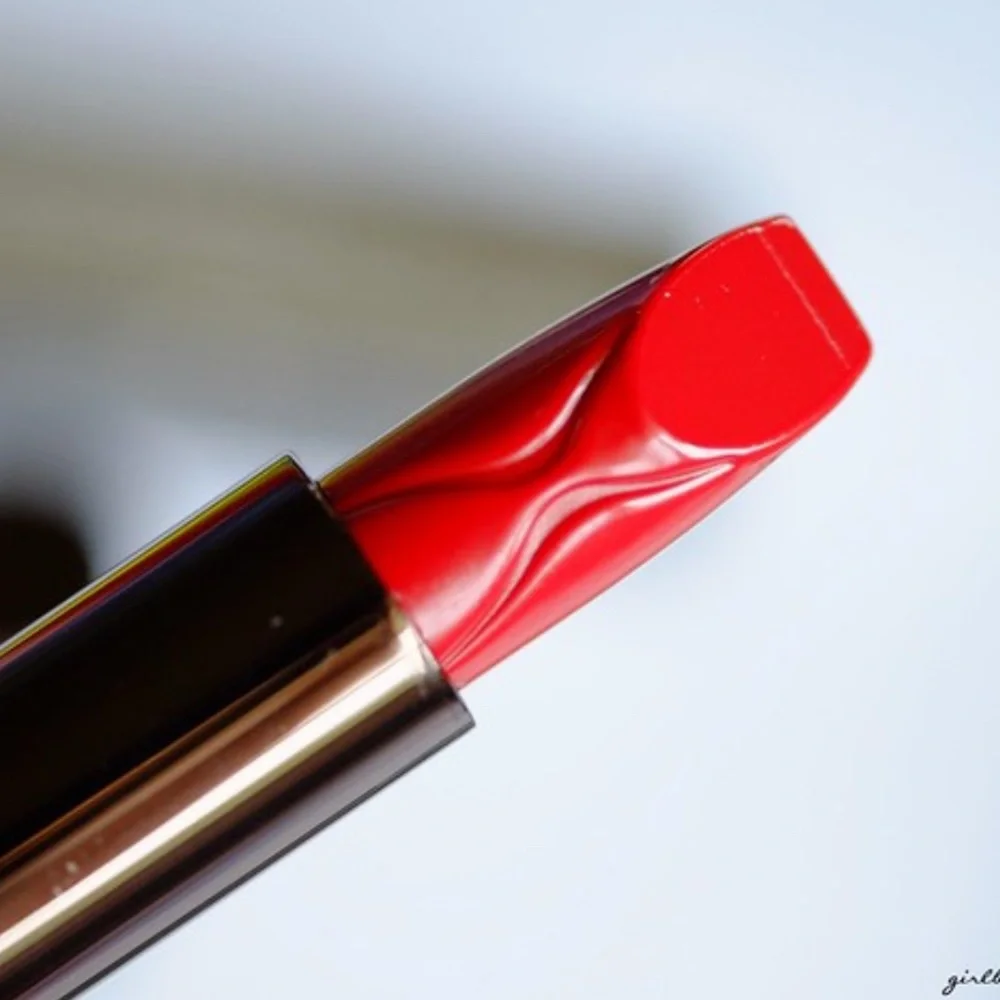 HOURGLASS ICON FEMME ROUGE VELVET CRÈME LIPSTICK. NEW IN BOX.